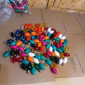 Lot 110 Colored Christmas Light Bulbs - C 7 Show Light Multicolor Some Blink